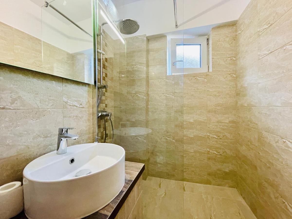 Apartament Central Lägenhet Iasi Exteriör bild